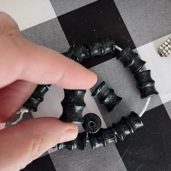 Set of 14 Carved Black Stone Beads – Ridged Cylindrical Form - Picture 2 of 3